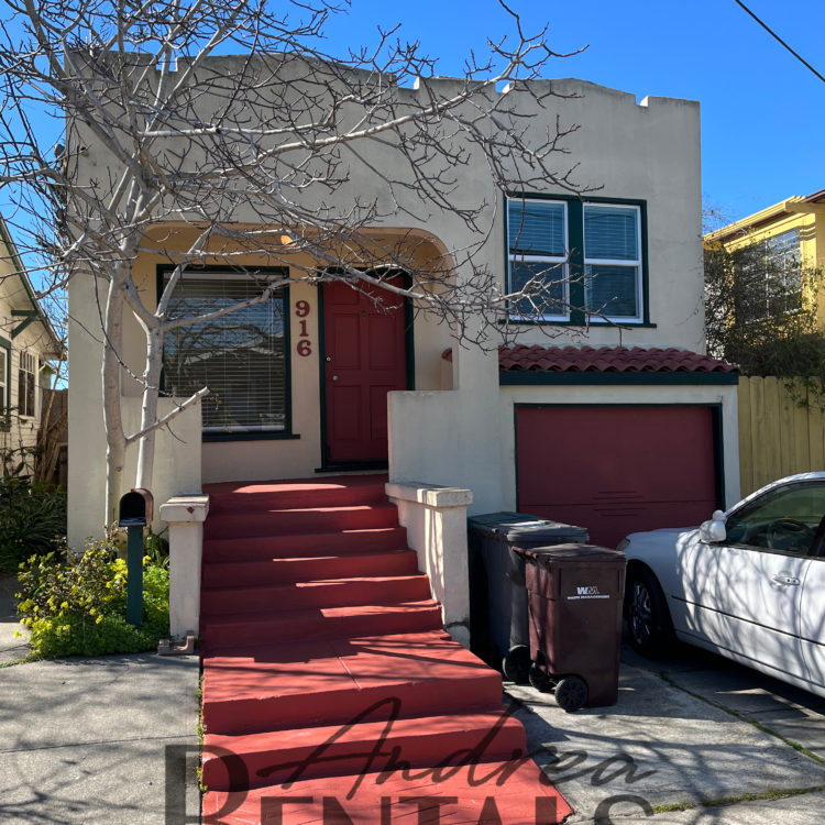 Cute 2 bedroom Albany Home, one block to all the wonderful shops and restaurants on lower Solano Avenue!