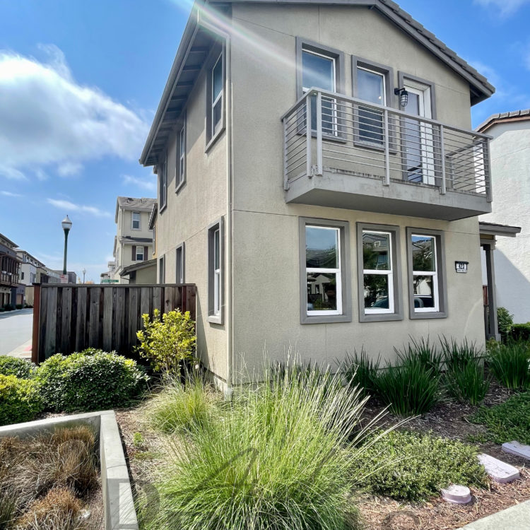 ::8-10 month RENTAL:: Fresh, bright 3BR/3.5BA townhome in Alameda, offered lightly furnished OR unfurnished. Please inquire for more details!