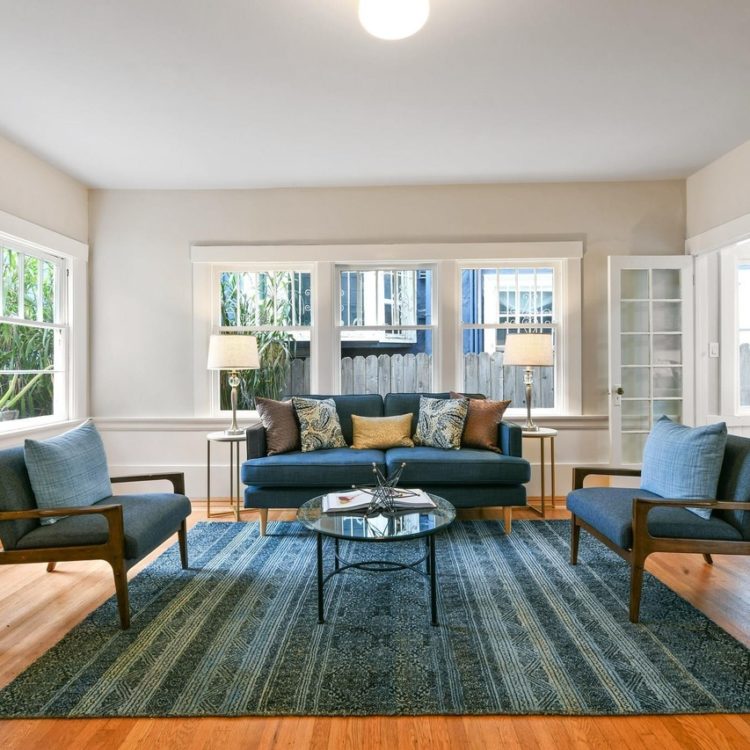 Updated 1 bedroom, 1 bath unit on Lake Merritt with lake views, classic charm, and hardwood floors throughout!