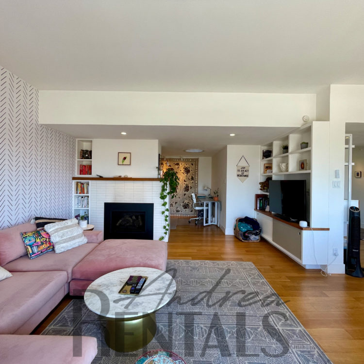Bright, updated, and super-private penthouse one-bedroom suite with gorgeous terrace in unbeatable Lake Merritt location!