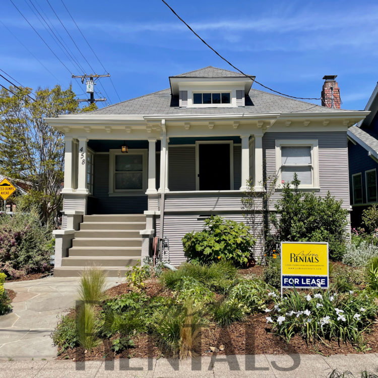 Lovingly maintained and updated 3BR+/2BA Craftsman in the heart of Rockridge!