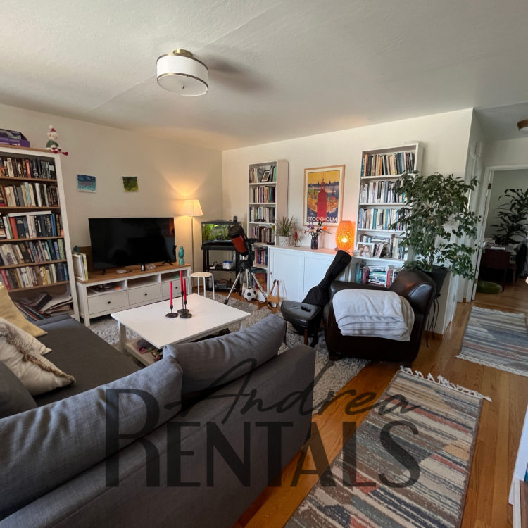 Serene, Roomy 2 Bedroom Unit in Albany 4-plex – Take a Virtual Tour Now!