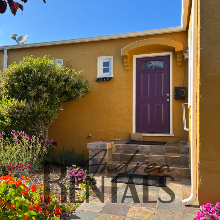 Pretty 1920’s 2 bed/1 bath Berkeley Bungalow with detached office